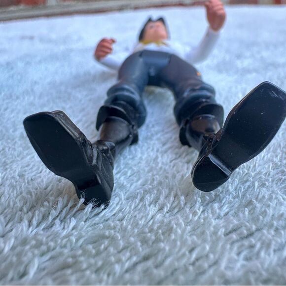 Flynn Rider Prince Eugene Wedding Cake Topper Figure Tangled Disney 4” - Picture 4 of 4